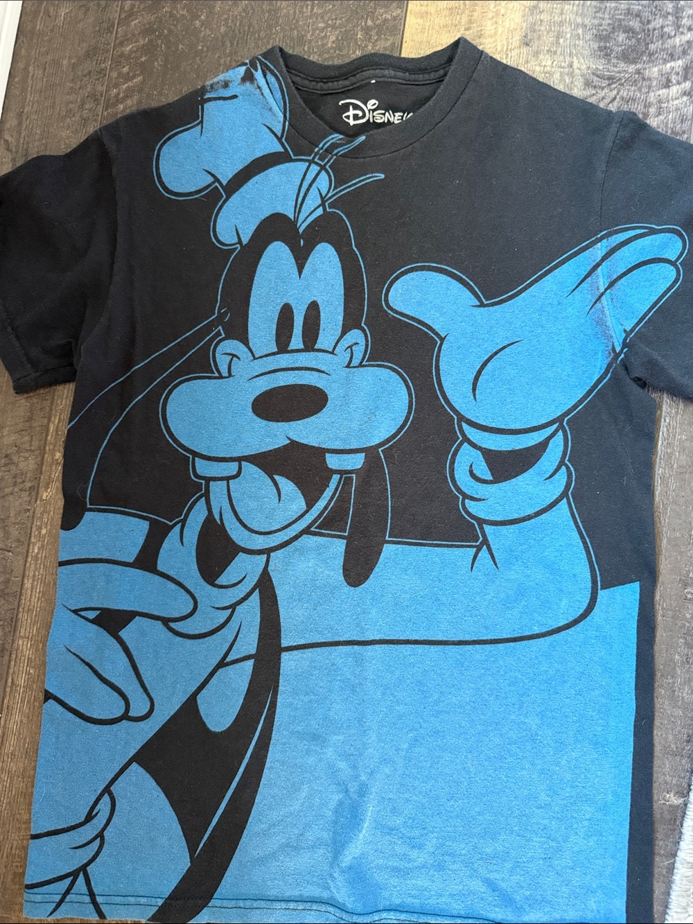 Disney women’s Goofy Print Tee - Black & Bright Blue